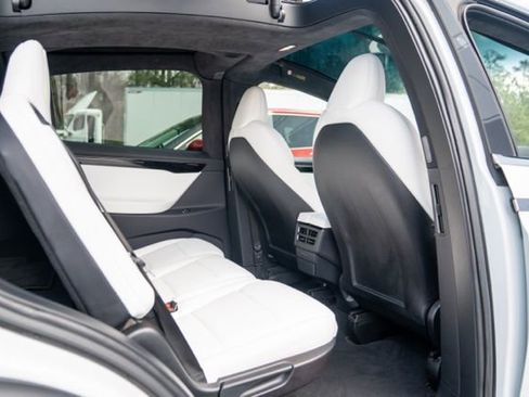 Used 2020 Tesla Model X Long Range image 47
