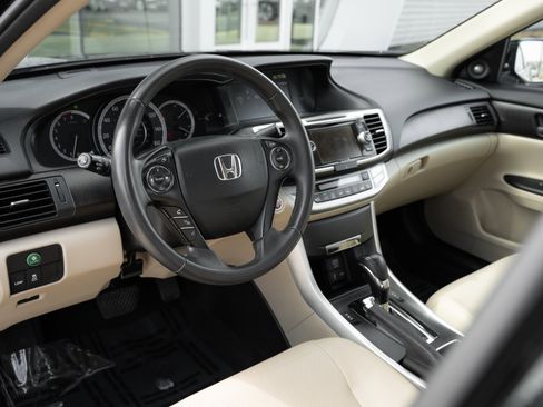 Used 2015 Honda Accord EX-L image 10