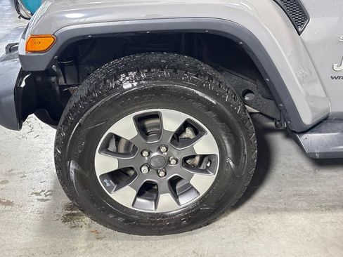 Used 2020 Jeep Wrangler Unlimited Sahara w/ Dual Top Group AWD/4WD image 11