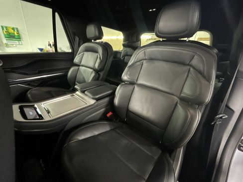 Used 2025 Lincoln Navigator Reserve w/ Jet Appearance Package AWD/4WD image 26