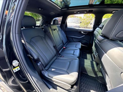 Used 2025 Audi Q7 3.0T Prestige w/ Prestige Package AWD/4WD image 26