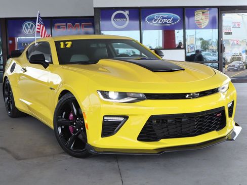 Used 2017 Chevrolet Camaro SS RWD image 2