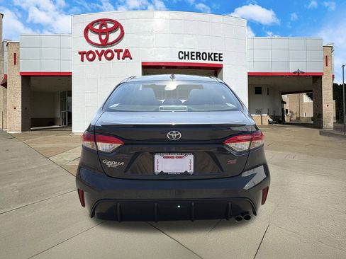 Used 2025 Toyota Corolla SE image 6