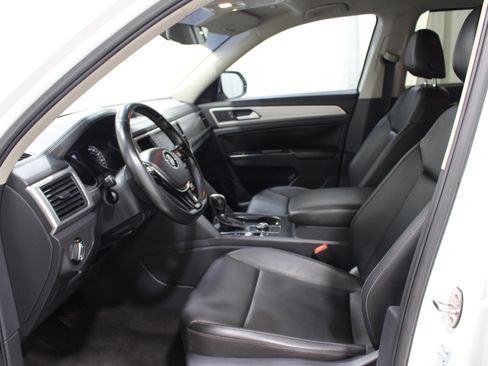 Used 2018 Volkswagen Atlas SE image 3