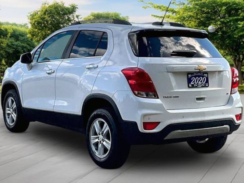 Used 2020 Chevrolet Trax LT w/ Driver Confidence Package AWD/4WD image 2