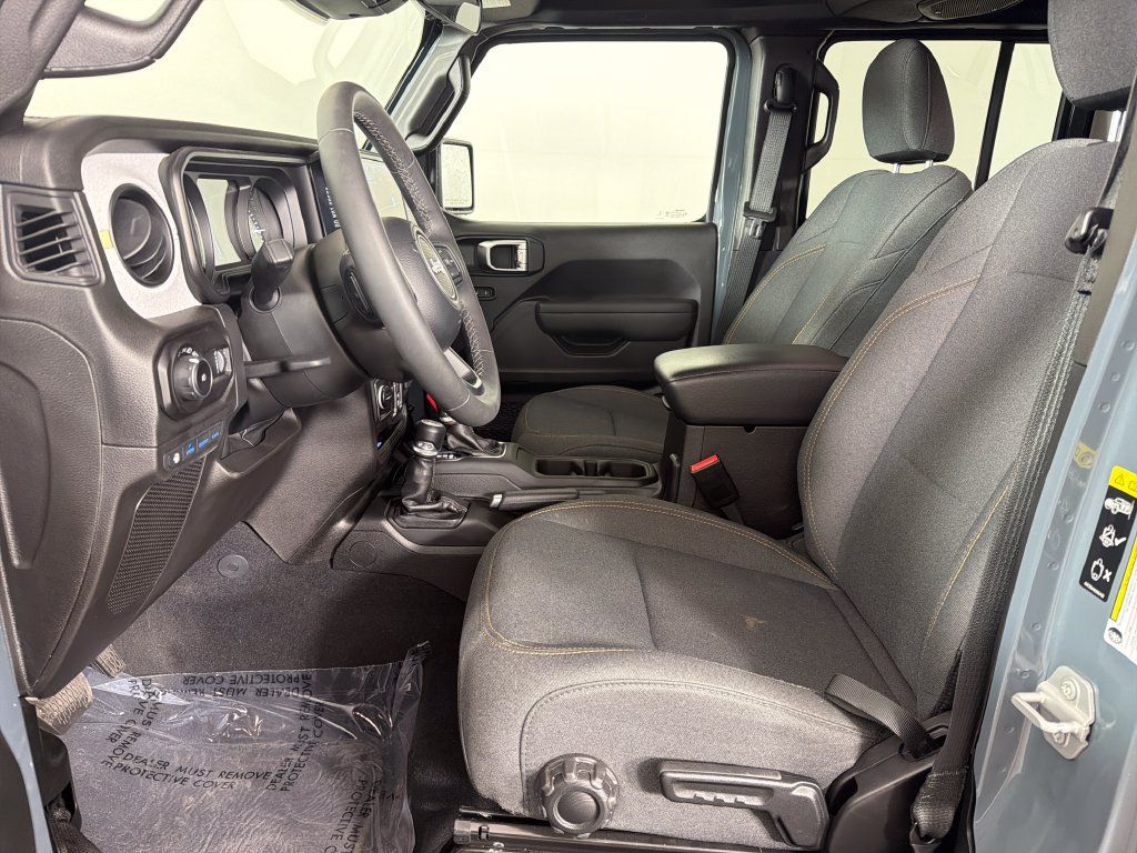 Used 2025 Jeep Wrangler Unlimited Sport S 4xe AWD/4WD image 17