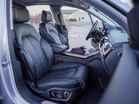 Used 2018 Audi A8 L 4.0T image 45