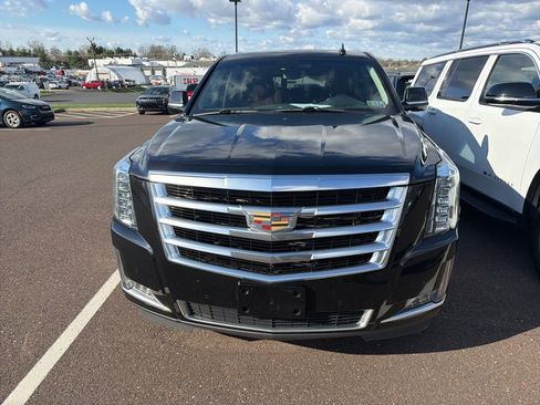 Used 2017 Cadillac Escalade ESV Luxury image 6