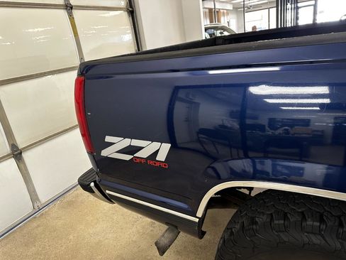 Used 1998 Chevrolet Silverado 1500 4x4 Extended Cab w/ Preferred Equipment Group 2 image 17