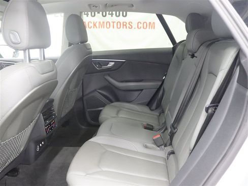 Used 2019 Audi Q8 Premium Plus w/ Premium Plus AWD/4WD image 18