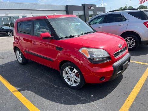 Used 2010 Kia Soul + w/ Audio Pkg FWD image 1