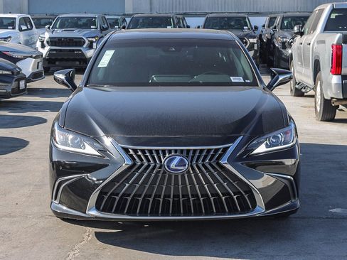 Used 2022 Lexus ES 300h ES 300h image 2