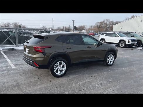 Certified 2024 Chevrolet Trax LS w/ LS Convenience Package image 8