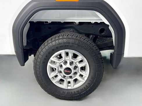 Used 2024 GMC Sierra 2500 SLE w/ SLE Value Package; AWD/4WD image 31
