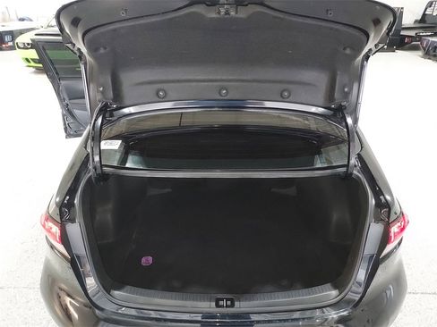 Used 2024 Toyota Corolla LE image 28