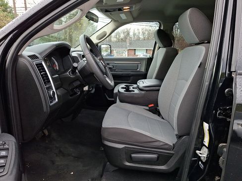 Used 2024 RAM 1500 Classic SLT AWD/4WD image 13