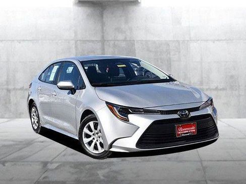 Used 2025 Toyota Corolla LE image 2