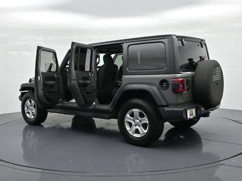Used 2018 Jeep Wrangler Unlimited Sport S AWD/4WD image 25