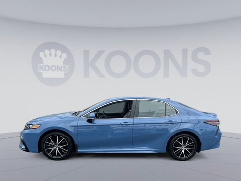 Used 2024 Toyota Camry SE w/ Cold Weather Package image 2