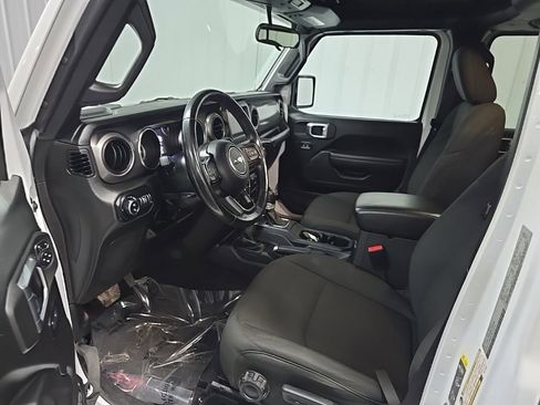 Used 2022 Jeep Gladiator Willys image 28