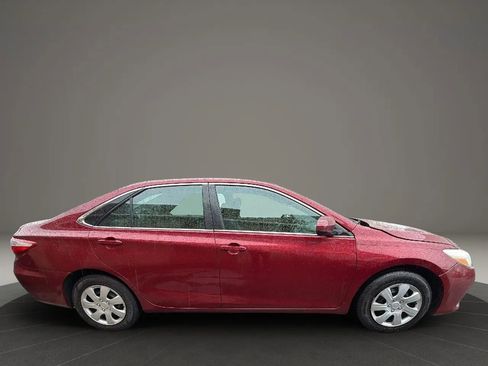 Used 2015 Toyota Camry LE FWD image 4
