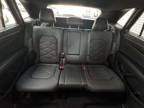 Used 2025 Volkswagen Atlas Cross Sport SE image 38