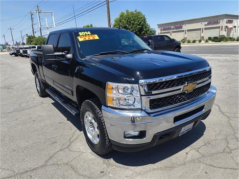 Used 2014 Chevrolet Silverado 2500 LTZ w/ LTZ Plus Package AWD/4WD image 2