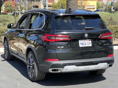 Used 2021 BMW X5 sDrive40i w/ Premium Package image 2