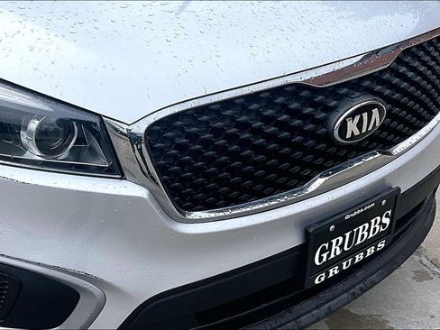 Used 2018 Kia Sorento L FWD image 39