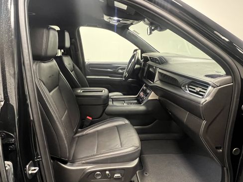 Used 2024 GMC Yukon XL Denali image 15