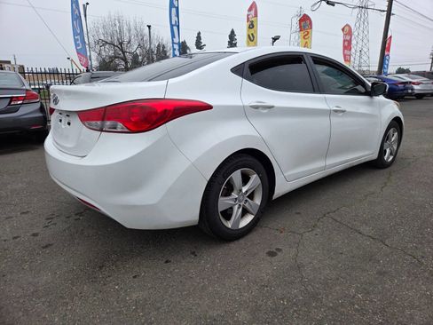 Used 2013 Hyundai Elantra GLS w/ Preferred Pkg image 4