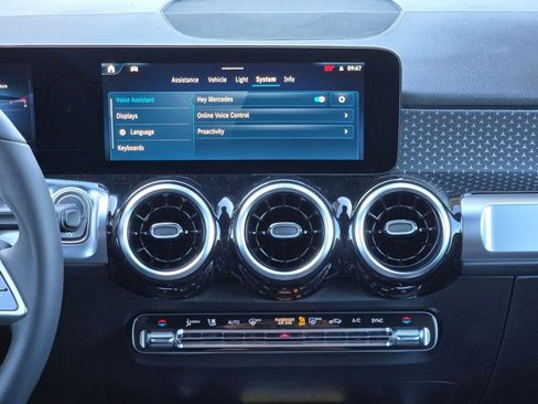 New 2026 Mercedes-Benz GLB 250 image 12