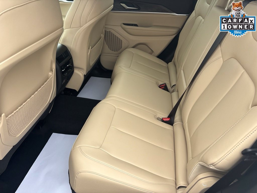 Used 2023 Jeep Grand Cherokee Limited AWD/4WD image 27