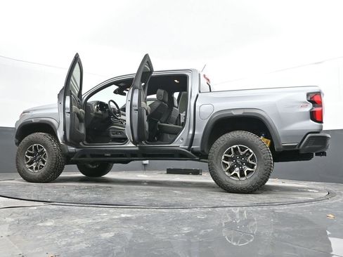 Used 2024 Chevrolet Colorado ZR2 w/ ZR2 Convenience Package III AWD/4WD image 70