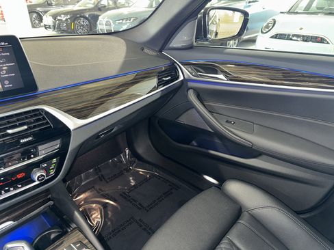 Used 2021 BMW 540i w/ Premium Package image 30