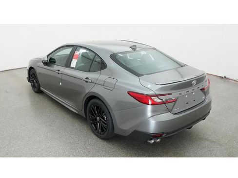 New 2026 Toyota Camry SE image 5