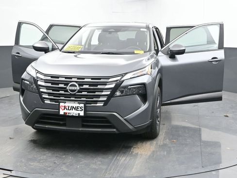 Used 2025 Nissan Rogue SV FWD image 54
