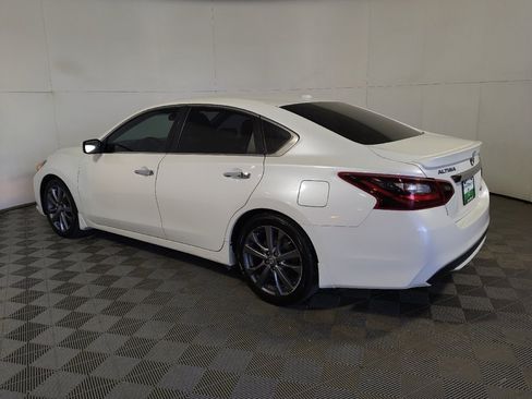 Used 2018 Nissan Altima 2.5 SR w/ SR Special Edition FWD image 3