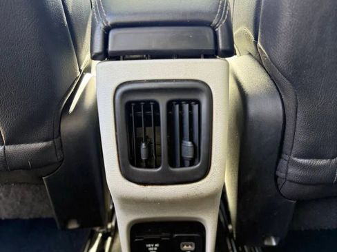 Used 2019 Jeep Compass Latitude FWD image 18