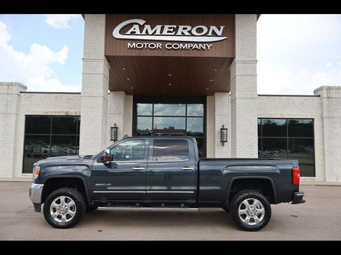 Used 2019 GMC Sierra 2500 SLT w/ Duramax Plus Package AWD/4WD image 1