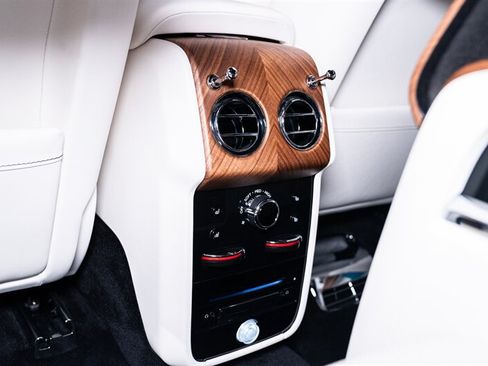 Used 2023 Rolls-Royce Cullinan w/ Cullinan Package AWD/4WD image 16