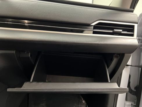 Used 2025 Mitsubishi Outlander SE image 27