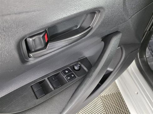 Used 2023 Toyota Corolla LE FWD image 39