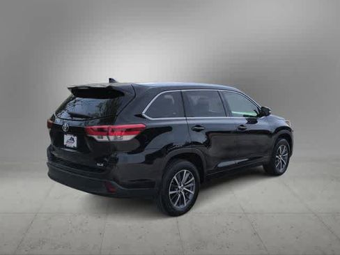 Used 2018 Toyota Highlander XLE FWD image 8