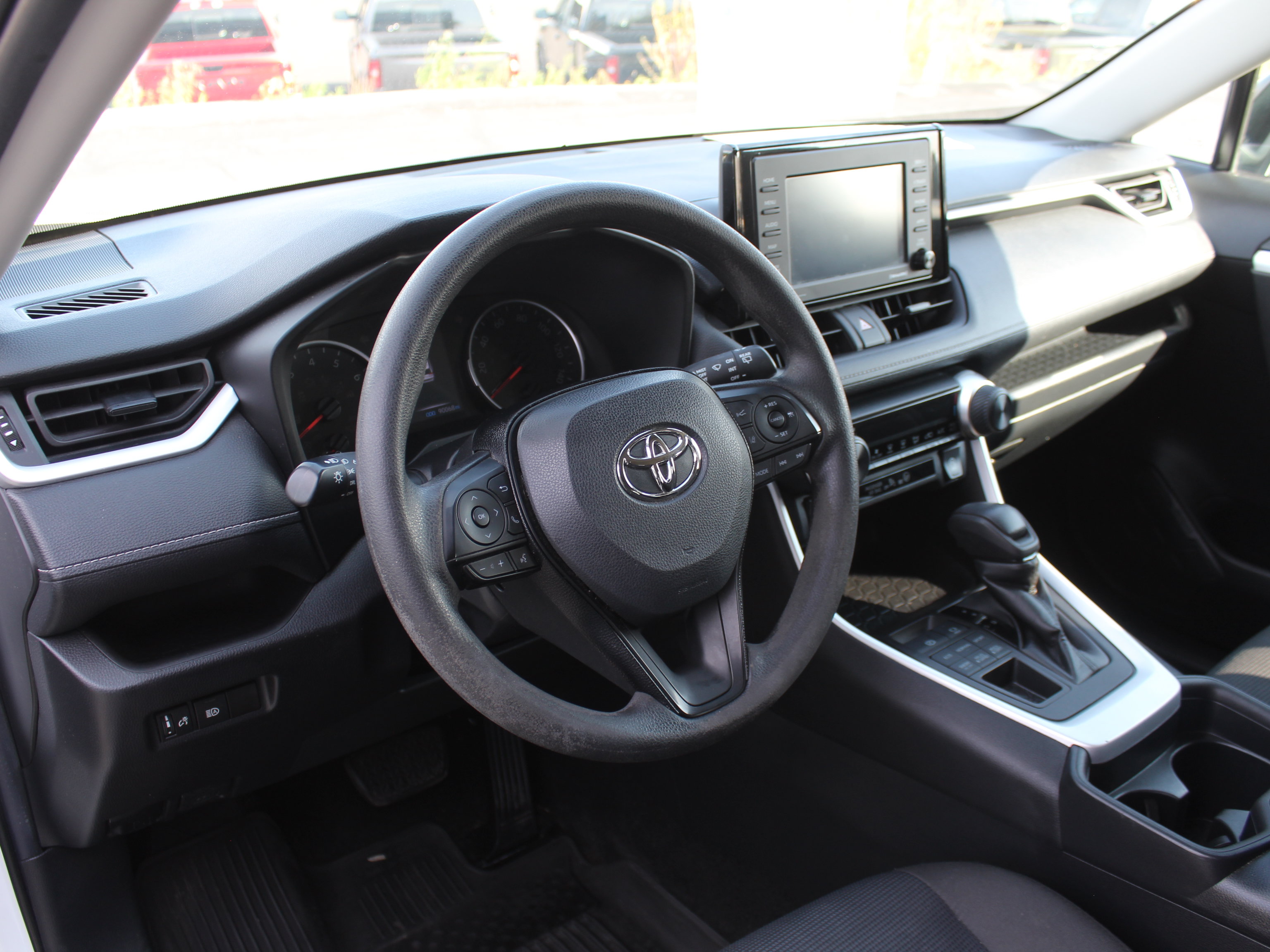 Used 2021 Toyota RAV4 LE AWD/4WD image 19