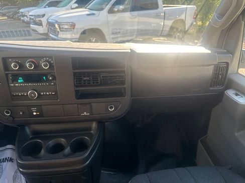 Used 2019 GMC Savana 2500 w/ Driver Convenience Package RWD image 19