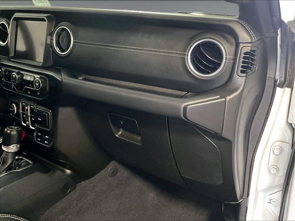 Used 2023 Jeep Wrangler Unlimited Sahara AWD/4WD image 13