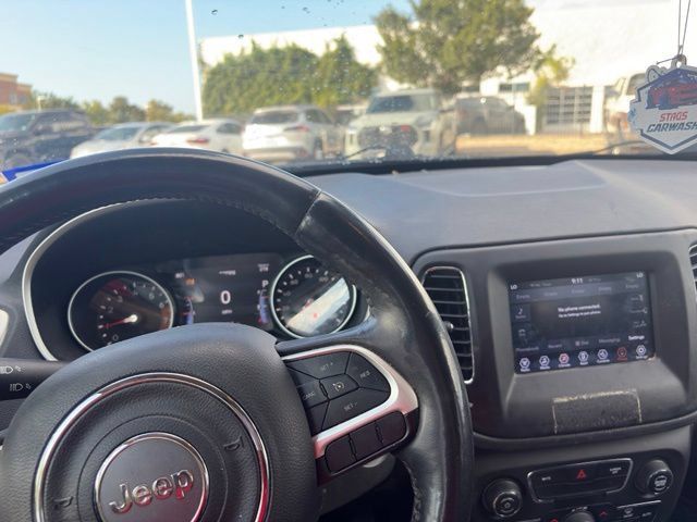 Used 2019 Jeep Compass Latitude w/ Popular Equipment Group AWD/4WD image 10