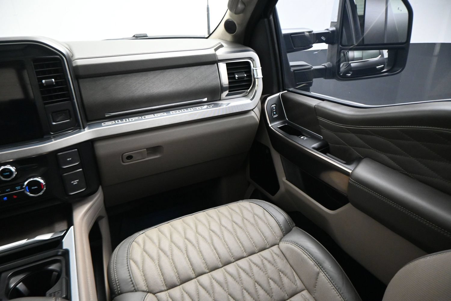 Used 2026 Ford F250 Platinum w/ Platinum Plus Package AWD/4WD image 14