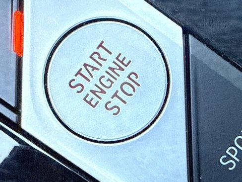 Used 2024 BMW X3 sDrive30i w/ Convenience Package image 36